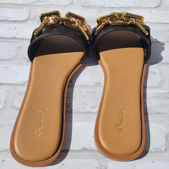 Black Sandals with Chain Link Accents - Picture 3 of 6